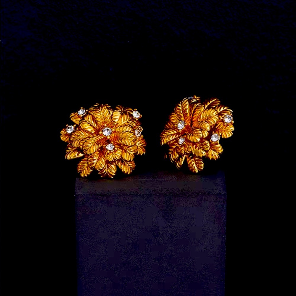 Vintage style gold autumn and winter earrings